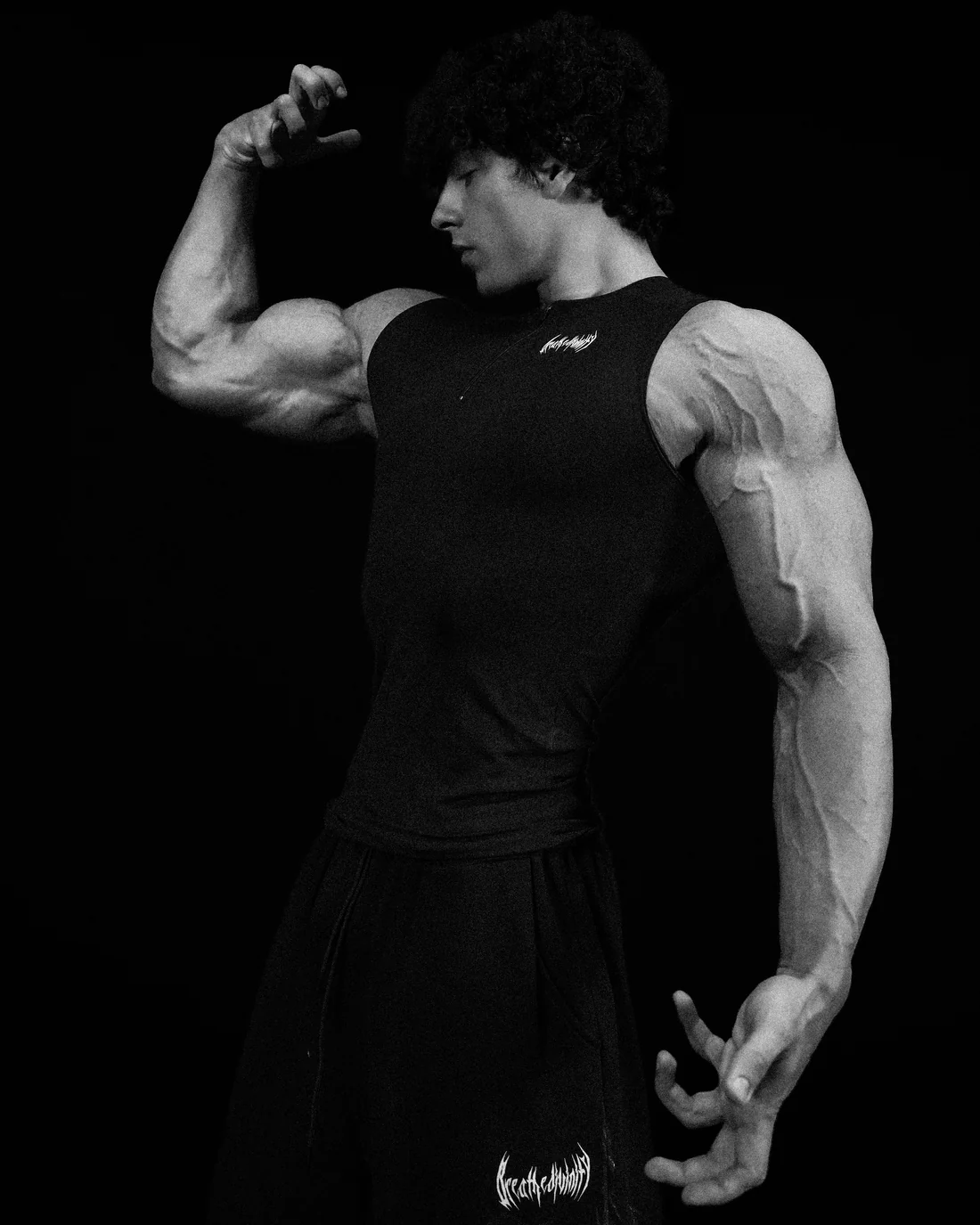 Void Tech™ Eternal Quarter zip Cut off Compression Void black.webp Void Tech™ Eternal Quarter zip Cut off Compression Void black.webp